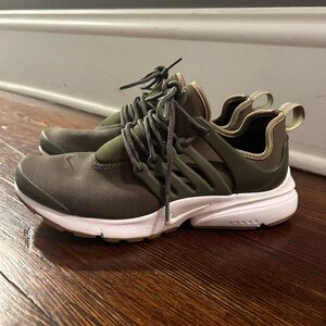 Women’s Nike Air Prestos. Size 7
